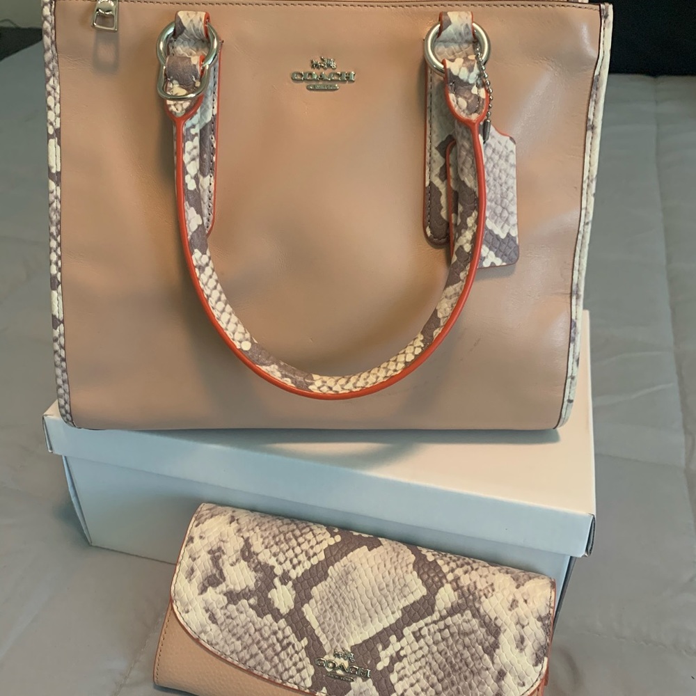 Coach tote with wallet - NWOT